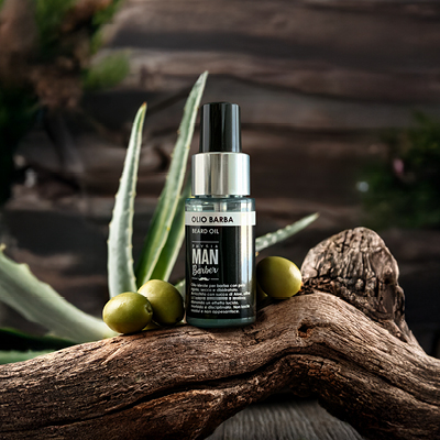 Immagine del prodotto appoggiato su un tronco con olive e Aloe vera 